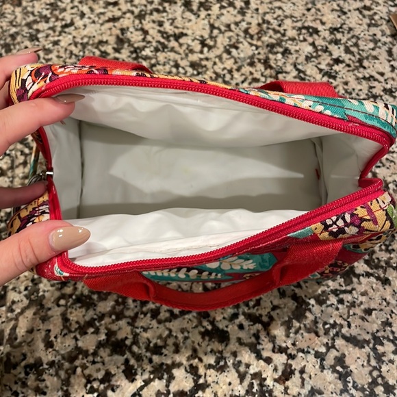 Vera Bradley lunch box - Picture 3 of 3